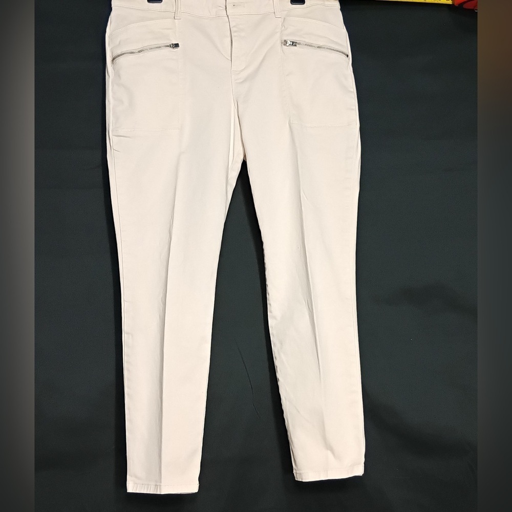 Calvin klein Stylish Cream Pants with Zipper Pockets size 12 pre owned Exellent